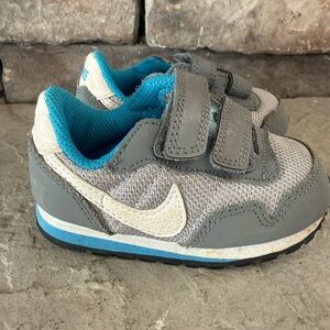 Boy’s Nike shoes size 5c